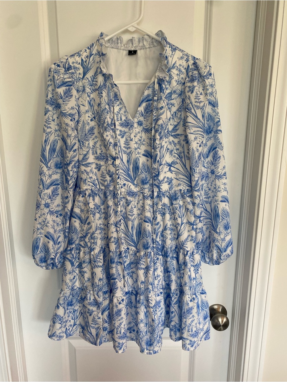 Vivid Eden Vacation Blue White Floral Print Tie Neck Long Sleeve Short mini S